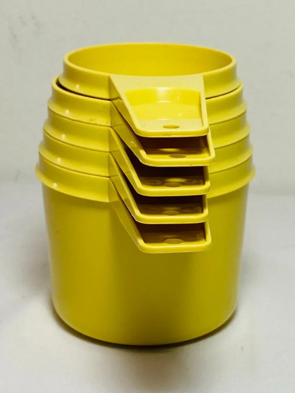 VNTG Tupperware Measuring Cup 5Pc Set Buttercup/Daffodil Yellow, No 1/3 Cup VGUC